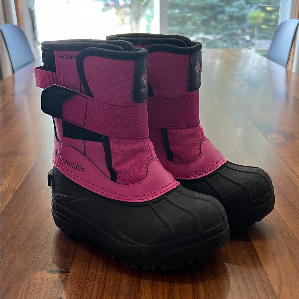 Columbia Fuchsia and Black Winter Boots